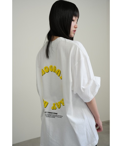 BASIS(ベイシス)の「バックサークルロゴ ビッグシルエット ユニセックス Tシャツ(Tシャツ/カットソー・レディース・ホワイト×イエロー/ホワイト×ピンク/ホワイト×グリーン・MEDIUM/LARGE)」の15枚目の写真