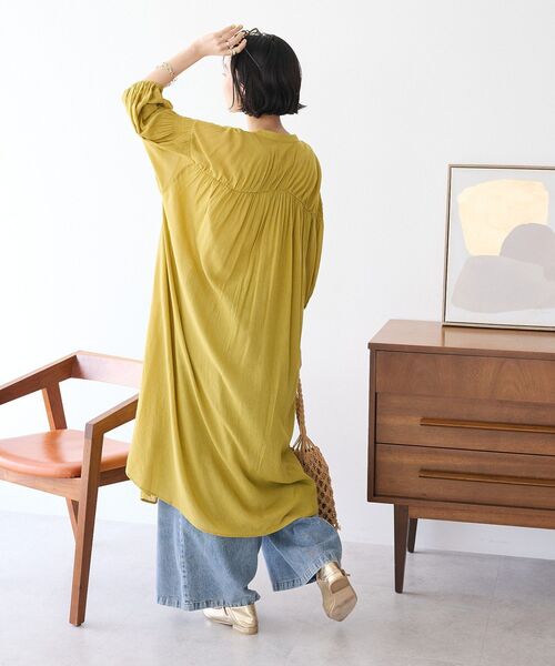 CRAFT STANDARD BOUTIQUE（クラフトスタンダードブティック）の「ヴィンテージボイル袖シャーリングワンピース（シャツワンピース・レディース・ブラック/ブラウン/イエロー・FREE）」の8枚目の写真