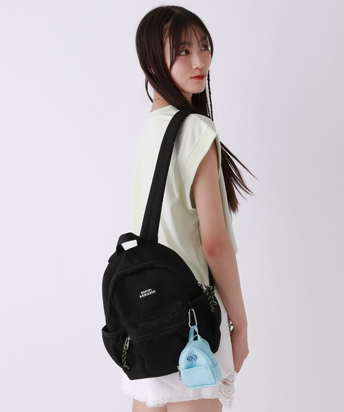 repipi armario(レピピ アルマリオ)の「メッシュポケットミニリュック(バックパック/リュック・キッズ・アイボリー/ブラック/ブルー・FREE)」の1枚目の写真