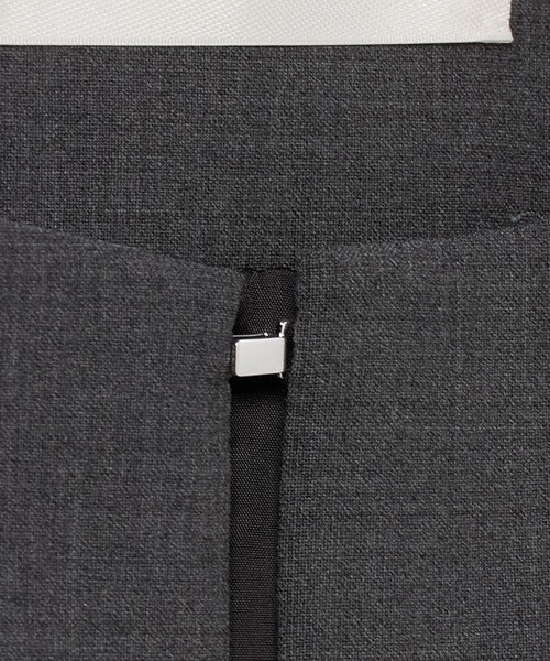 AEWEN MATOPH（イウエン マトフ）の「＜AEWEN MATOPH＞スクエアネック ベスト（ベスト・レディース・ダークブラウン/ダークグレー・FREE）」の15枚目の写真