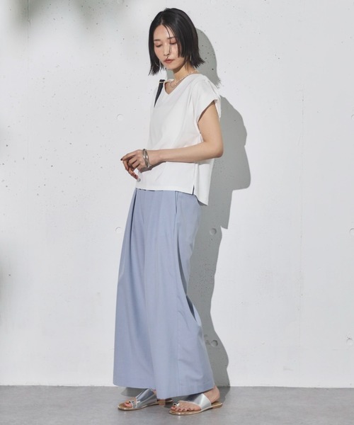 Doux archives(ドゥアルシーヴ)の「肩タックノースリタックプルオーバー(Tシャツ/カットソー・レディース・ブラック/グレイッシュベージュ/オフホワイト・38)」の8枚目の写真