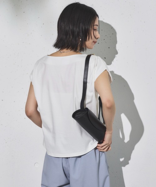 Doux archives(ドゥアルシーヴ)の「肩タックノースリタックプルオーバー(Tシャツ/カットソー・レディース・ブラック/グレイッシュベージュ/オフホワイト・38)」の15枚目の写真