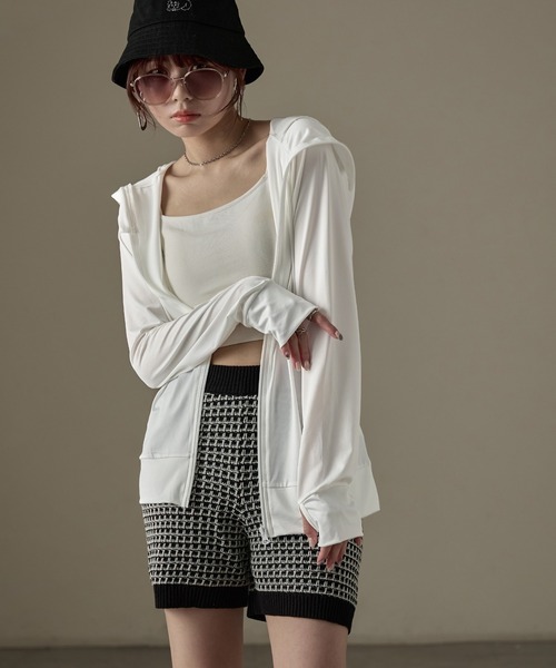 Fashion Letter（ファッションレター）の「UPF50+ 接触冷感 指穴付き ツバ付きロング丈パーカ ラッシュガード（ラッシュガード・レディース・モカ/ホワイト/ブラック/カーキ/グレー/ブルー系その他/ベージュ/ピンク・L/M/LL）」の21枚目の写真