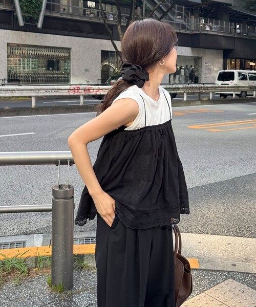 fredy emue（フレディエミュ）の「2WAYギャザーレイヤードスカート（スカート・レディース・オフホワイト/ブラック・38）」の2枚目の写真