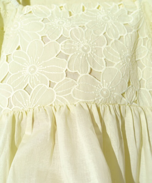 flower（フラワー）の「サニーグレーストップ（シャツ/ブラウス・レディース・ホワイト/イエロー・FREE）」の17枚目の写真