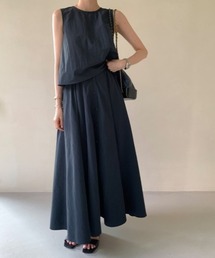 クルーネックノースリーブトップス&スカートセットアップ