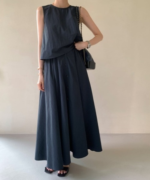 Aelina(エリナ)の「クルーネックノースリーブトップス&スカートセットアップ(セットアップ・レディース・ベージュ/ネイビー/ライトグレー/ホワイト・F)」の1枚目の写真