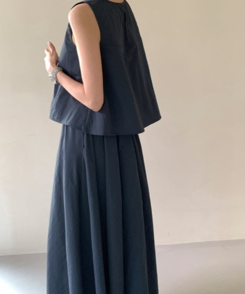 Aelina(エリナ)の「クルーネックノースリーブトップス&スカートセットアップ(セットアップ・レディース・ベージュ/ネイビー/ライトグレー/ホワイト・F)」の10枚目の写真