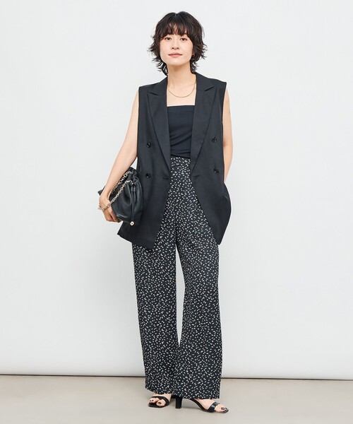 NOLLEY’S(ノーリーズ)の「ウォッシャブルバックサテンセミワイドパンツ(その他パンツ・レディース・ブラック系その他3/ブラック・38/36)」の9枚目の写真