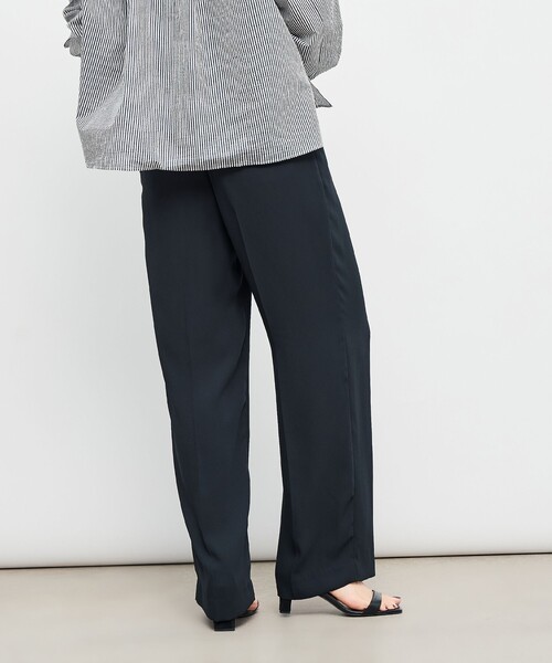 NOLLEY’S(ノーリーズ)の「ウォッシャブルバックサテンセミワイドパンツ(その他パンツ・レディース・ブラック系その他3/ブラック・38/36)」の22枚目の写真
