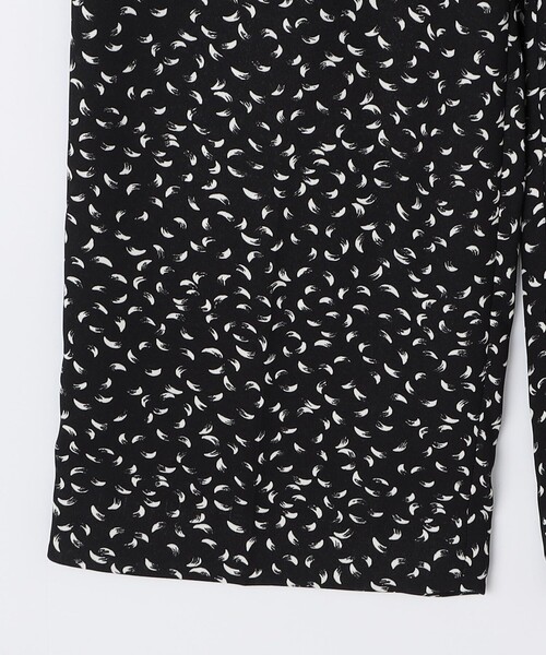 NOLLEY’S(ノーリーズ)の「ウォッシャブルバックサテンセミワイドパンツ(その他パンツ・レディース・ブラック系その他3/ブラック・38/36)」の12枚目の写真