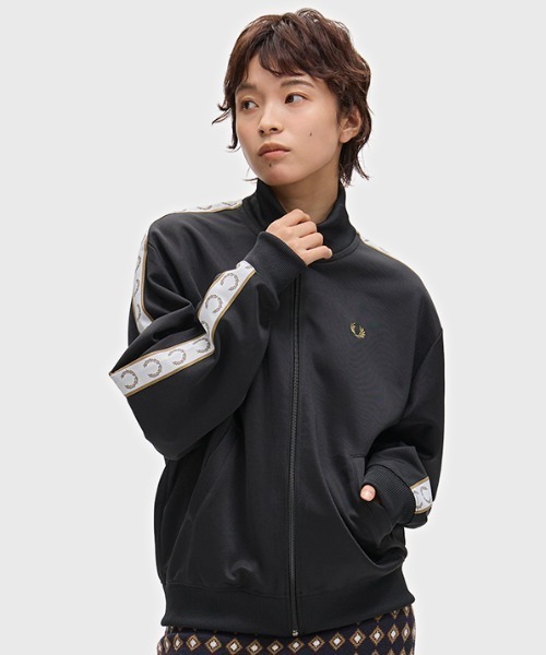 新色先行予約受付中】Taped Track Jacket／フレッドペリートラック