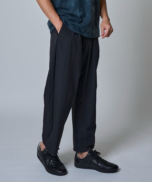 TETE HOMME(テットオム)の「ワンタック テーパードイージースラックス(スラックス・メンズ・ブラック/ベージュ/ネイビー・マルチサイズ)」の10枚目の写真