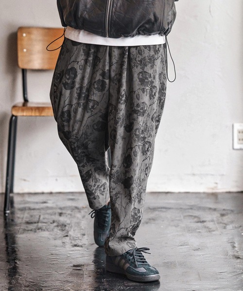 CAMBIO(カンビオ)の「mp13957- Dark Flower Corduroy Balloon Pants コーデュロイバルーンパンツ(CAM25AW-001)(その他パンツ・メンズ・ブラック/チャコール/ベージュ・L/M/S)」の1枚目の写真