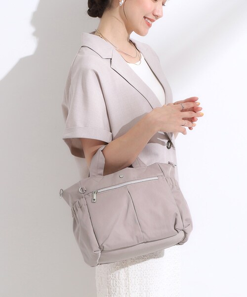 SHOO・LA・RUE（シューラルー）の「【撥水/2WAY】フロントポケット トートバッグ（トートバッグ・レディース・ブラック/グレー/ベビーピンク・00）」の3枚目の写真