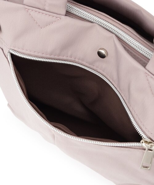 SHOO・LA・RUE（シューラルー）の「【撥水/2WAY】フロントポケット トートバッグ（トートバッグ・レディース・ブラック/グレー/ベビーピンク・00）」の14枚目の写真