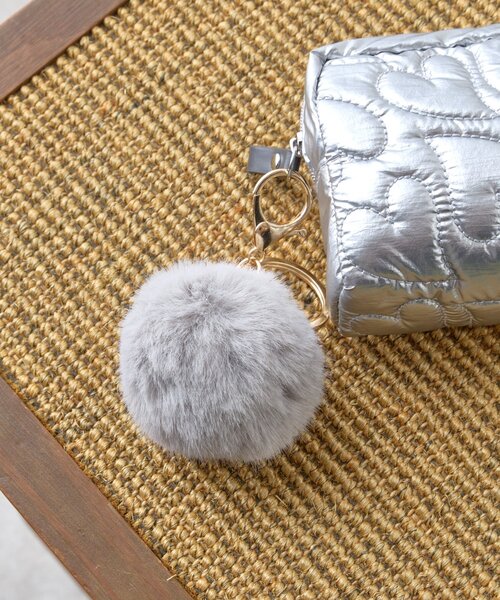 Jena espace merveilleux（ジェナ　エスパスメルヴェイユ）の「ファーボールキーホルダー（その他・レディース・オフホワイト/ブルー/ライトグレー・FREE）」の3枚目の写真