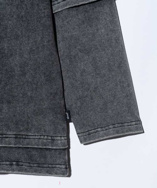 glamb（グラム）の「Layered Acid Cutsew / レイヤードアシッドカットソー（Tシャツ/カットソー・メンズ・チャコール/マスタード・S/M/L）」の5枚目の写真