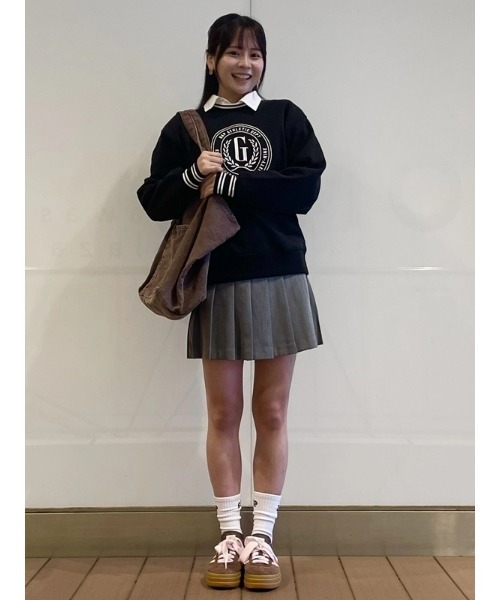 GAP（ギャップ）の「ヴィンテージソフト オーバーサイズ GAPロゴ スウェットシャツ トレーナー（スウェット・レディース・ブラック/ワイン・XS/S/M/L/XL/XXS）」の12枚目の写真