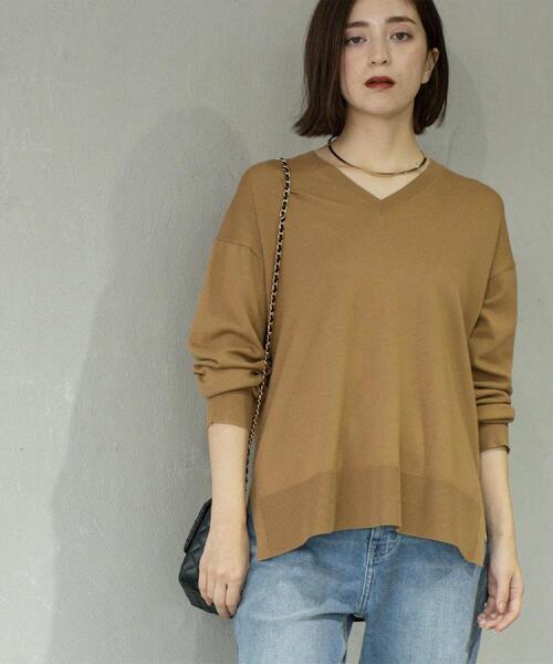 OPAQUE.CLIP(オペークドットクリップ)の「Vネックニット/エクストラファインメリノウール【THEシリーズ/洗濯機OK】(ニット/セーター・レディース・ブラック/グレー系4/キャメル/ワインレッド/グリーン系その他5/ブルー系その他・38/40/36/42)」の14枚目の写真