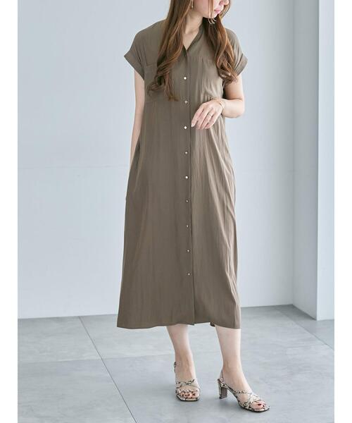 Te chichi（テチチ）の「Wポケットサテンシャツワンピース（ワンピース・レディース・ベージュ/ブラウン/ネイビー・F）」の2枚目の写真