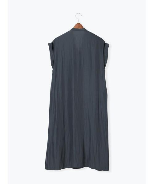 Te chichi（テチチ）の「Wポケットサテンシャツワンピース（ワンピース・レディース・ベージュ/ブラウン/ネイビー・F）」の8枚目の写真