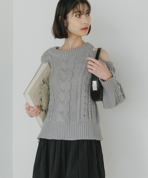 AO2（アオズ）の「Shoulder-cut cable knit sweater / ショルダーカット ケーブルニットプルオーバー（ニット/セーター・レディース・ブラウン/ホワイト/グレー/ブラック・FREE）」の20枚目の写真