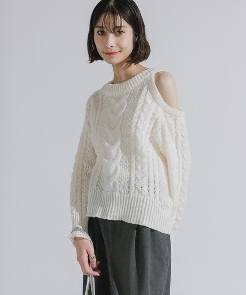AO2（アオズ）の「Shoulder-cut cable knit sweater / ショルダーカット ケーブルニットプルオーバー（ニット/セーター・レディース・ブラウン/ホワイト/グレー/ブラック・FREE）」の12枚目の写真