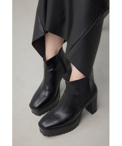 AZUL by moussy（アズールバイマウジー）の「【WEB限定再入荷】ラギッドソールブーツ（ブーツ・レディース・ブラック・SMALL/MEDIUM/LARGE/LL）」の4枚目の写真