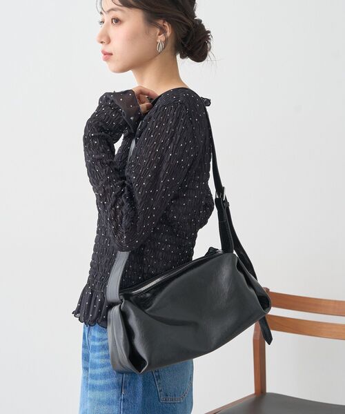 earth music&ecology（アースミュージックアンドエコロジー）の「ワンショルダーバッグ（ショルダーバッグ・レディース・ブラック/ブラウン・FREE）」の2枚目の写真