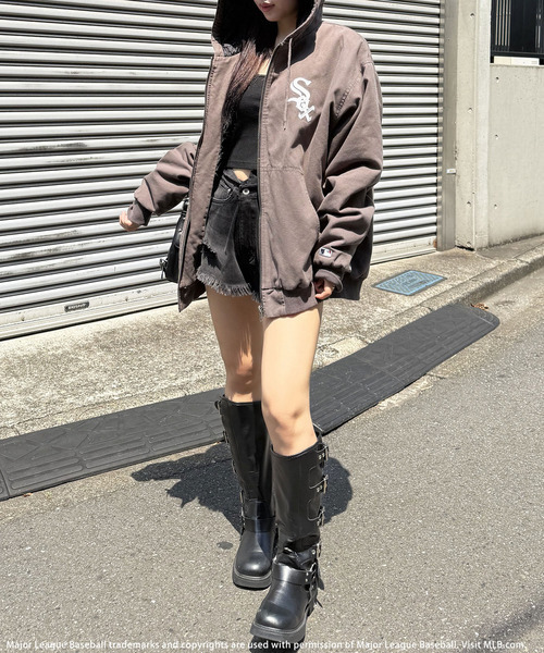 BACK TO THE FIELD(バック トゥー ザ フィールド)の「【MLB】ロゴ刺しゅうキャンバスアクティブジャケット(ブルゾン・レディース・ブラック/ベージュ/ピンク・FREE)」の7枚目の写真