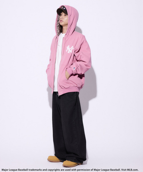 BACK TO THE FIELD(バック トゥー ザ フィールド)の「【MLB】ロゴ刺しゅうキャンバスアクティブジャケット(ブルゾン・レディース・ブラック/ベージュ/ピンク・FREE)」の17枚目の写真