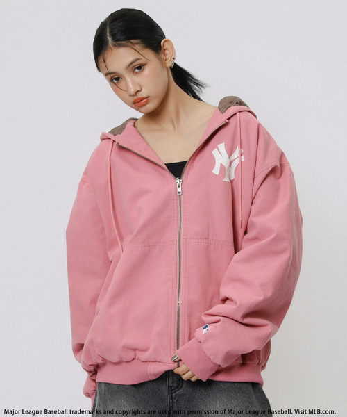 BACK TO THE FIELD(バック トゥー ザ フィールド)の「【MLB】ロゴ刺しゅうキャンバスアクティブジャケット(ブルゾン・レディース・ブラック/ベージュ/ピンク・FREE)」の21枚目の写真