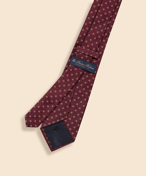 BROOKS BROTHERS(ブルックスブラザーズ)の「シルク スモールフラワー ジャカードタイ(ネクタイ・メンズ・ネイビー/バーガンディー/ブラウン・ONE SIZE)」の6枚目の写真
