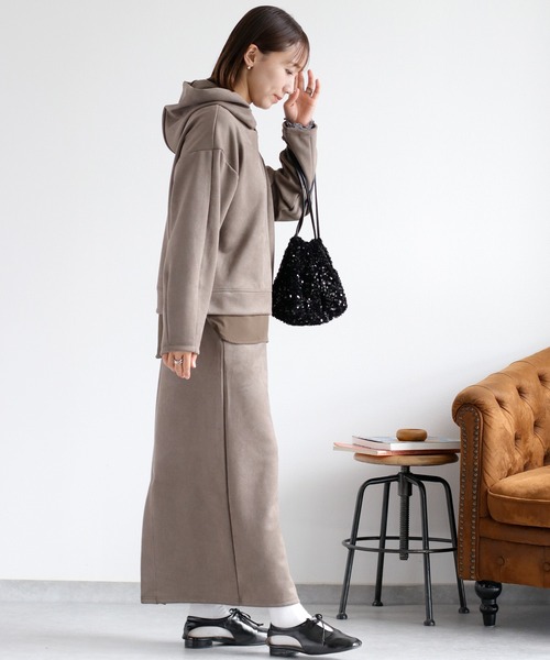 cepo（セポ）の「〈セットアイテム〉スエードタッチフーディ＆スカート セットアップ（アンサンブル・レディース・オフホワイト/グレー/キャメル・M）」の4枚目の写真