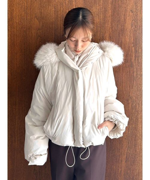 SNIDEL（スナイデル）の「【WEB限定カラーあり】西川フードファーショートダウン（ダウンジャケット/コート・レディース・ブルー/グレー/ブラック/アイボリー・F）」の11枚目の写真