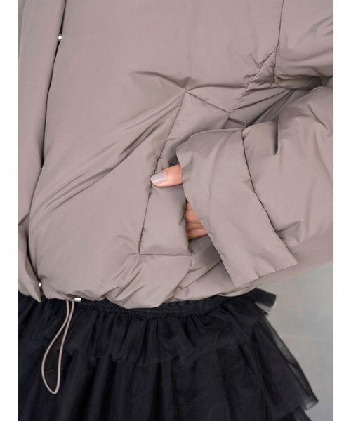 SNIDEL（スナイデル）の「【WEB限定カラーあり】西川フードファーショートダウン（ダウンジャケット/コート・レディース・ブルー/グレー/ブラック/アイボリー・F）」の20枚目の写真