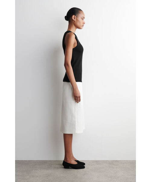 COS（コス）の「スエードヒールのバレリーナ（バレエシューズ・レディース・ブラック・39/38/37）」の3枚目の写真