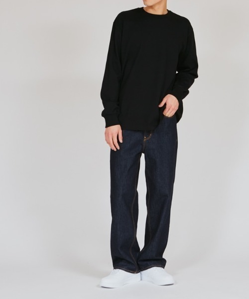 HANES(ヘインズ)の「【 綿100% 】Hanes KUROクルーネック(クロ) ロングスリーブTシャツ HM4-C201(Tシャツ/カットソー・メンズ・ブラック・S/M/L/XL)」の2枚目の写真
