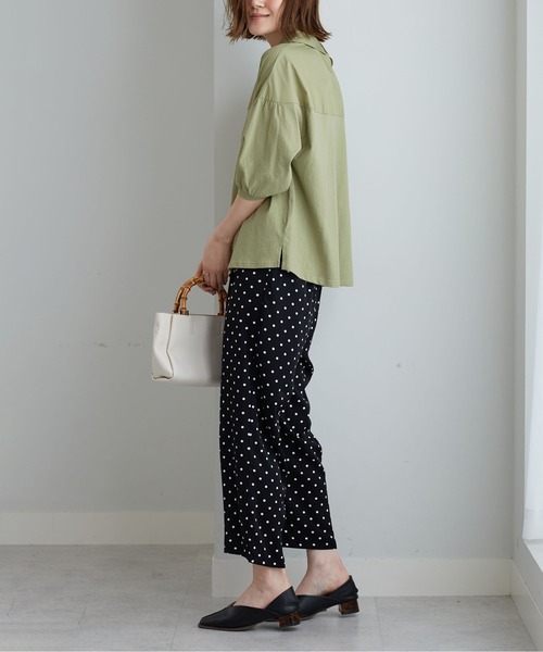 BELLUNA PLUS(ベルーナ)の「衿付き異素材切替プルオーバー(Tシャツ/カットソー・レディース・ブラック/オリーブ/アイボリー・MEDIUM/X-LARGE/LARGE)」の11枚目の写真