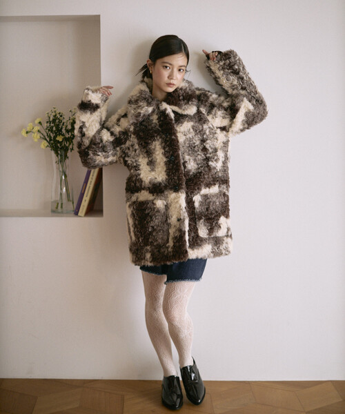 Firsthand（ファーストハンド）の「Firsthand/ファーストハンド フェイクファー ミドルコート / ファーコート（ブルゾン・レディース・ブラウン系その他/ブラック・ﾌﾘ-）」の4枚目の写真