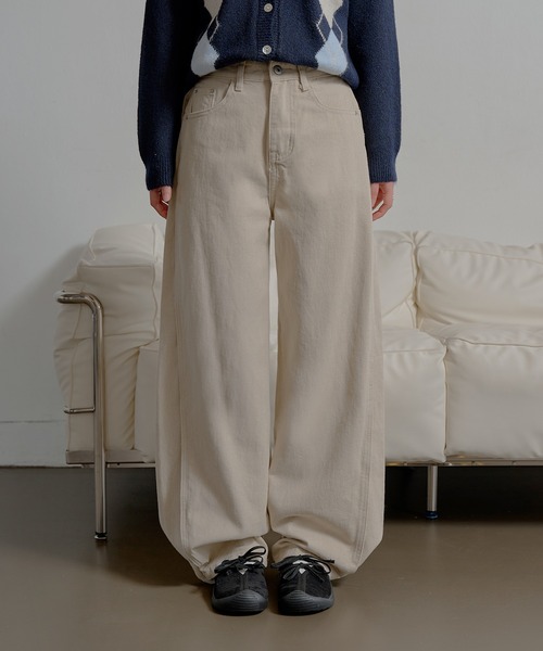 UNE MANSION（ユヌマンション）の「【ウエスト調節ボタンで体形に合わせて調節可能】【裾のボタンでシルエット調節可能】 サイドウエストボタンタックポイントワイドカラーチノパンツ（その他パンツ・レディース・ベージュ/ブラック・LARGE/MEDIUM/SMALL）」の7枚目の写真