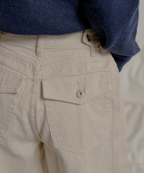 UNE MANSION（ユヌマンション）の「【ウエスト調節ボタンで体形に合わせて調節可能】【裾のボタンでシルエット調節可能】 サイドウエストボタンタックポイントワイドカラーチノパンツ（その他パンツ・レディース・ベージュ/ブラック・LARGE/MEDIUM/SMALL）」の14枚目の写真