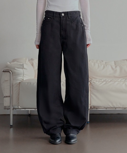 UNE MANSION（ユヌマンション）の「【ウエスト調節ボタンで体形に合わせて調節可能】【裾のボタンでシルエット調節可能】 サイドウエストボタンタックポイントワイドカラーチノパンツ（その他パンツ・レディース・ベージュ/ブラック・LARGE/MEDIUM/SMALL）」の5枚目の写真