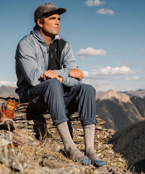 DARN TOUGH VERMONT（ダーンタフバーモント）の「【MADE IN USA】 DARN TOUGH ダーンタフ Ms 1403 ブーツソック クッション（ソックス/靴下・メンズ・オフホワイト/ブラック/チャコールグレー/チョコ/ライム/オリーブ/インディゴブルー/ブラック系その他/ダークネイビー/ライトグレー/グレー・LARGE/MEDIUM）」の18枚目の写真