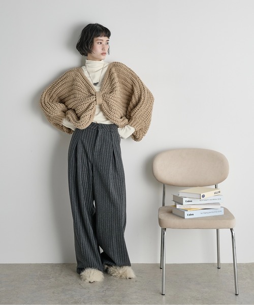 THE YOn（ザヨン）の「チョークストライプボックスタックワイドパンツ（スラックス・レディース・チャコールグレー/ブラウン・M/S）」の9枚目の写真