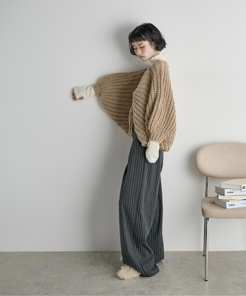 THE YOn（ザヨン）の「チョークストライプボックスタックワイドパンツ（スラックス・レディース・チャコールグレー/ブラウン・M/S）」の10枚目の写真