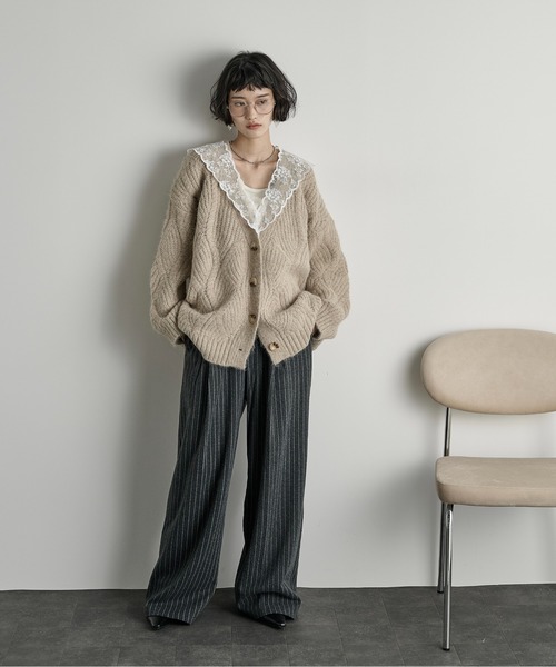 THE YOn（ザヨン）の「チョークストライプボックスタックワイドパンツ（スラックス・レディース・チャコールグレー/ブラウン・M/S）」の13枚目の写真