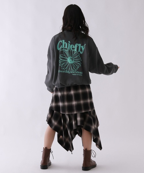 repipi armario(レピピ アルマリオ)の「【裏起毛】チョベリグルーズスウェット(スウェット・キッズ・ホワイト系その他/ホワイト系その他2/ブラック系その他/ブラック系その他3/グレー/ブラック系その他2/その他7/ブラック系その他4・SMALL/MEDIUM/LARGE)」の13枚目の写真