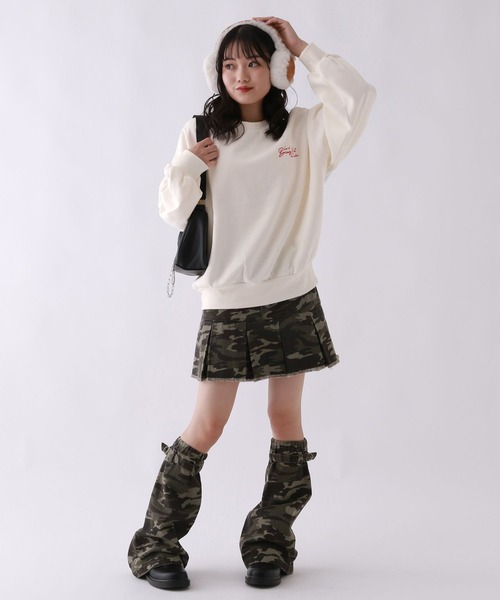 repipi armario(レピピ アルマリオ)の「【裏起毛】チョベリグルーズスウェット(スウェット・キッズ・ホワイト系その他/ホワイト系その他2/ブラック系その他/ブラック系その他3/グレー/ブラック系その他2/その他7/ブラック系その他4・SMALL/MEDIUM/LARGE)」の20枚目の写真